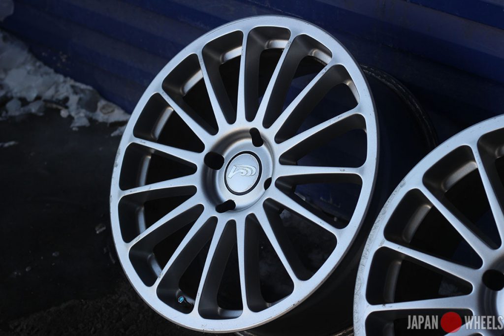 RAYS VERSUS TURISMO VESTA 100-5h 17インチ① Rays Versus Turismo | Rims Weight